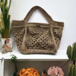 Athena Sac cabas crocheté en ficelle de jute beige avec un motif "granny square"