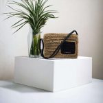 Claudia pochette en ficelle de jute beige avec poche et bandoulière en cuir noir
