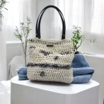 Denia Sac fourre-tout crocheté en ficelle pp blanche et jean, avec anses cuir bleu