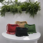 Alexandra Pochette bandoulière crochetée en ficelle de jute beige, kaki, bordeaux et noir