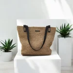 Maeva sac cabas crocheté en ficelle de jute beige avec anses en cuir souple noir