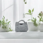 Tara Mini sac à main crocheté en fil argent