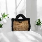 Angelina Sac à main crocheté en ficelle de jute beige gansé de fausse fourrure noire