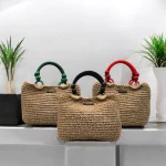 Bea Sac en ficelle beige avec anses noires, rouges et verte