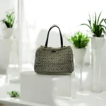 Marinella Sac cabas crocheté en corde beige avec anses en cuir noir à pressions amovible