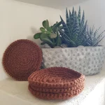 lot de sous-verres ronds crochetés en ficelle de jute rouille