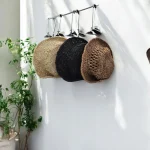 chapeaux crochetés en raphia beige, café et noir