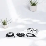 Cordon à lunettes crocheté en fil à broder noir et argent