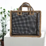 Quadra Sac cabas crocheté en ficelle de jute beige et grille polypropylène noire