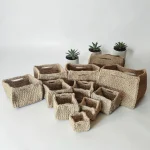 Panier carré avec anses crocheté en ficelle de jute beige